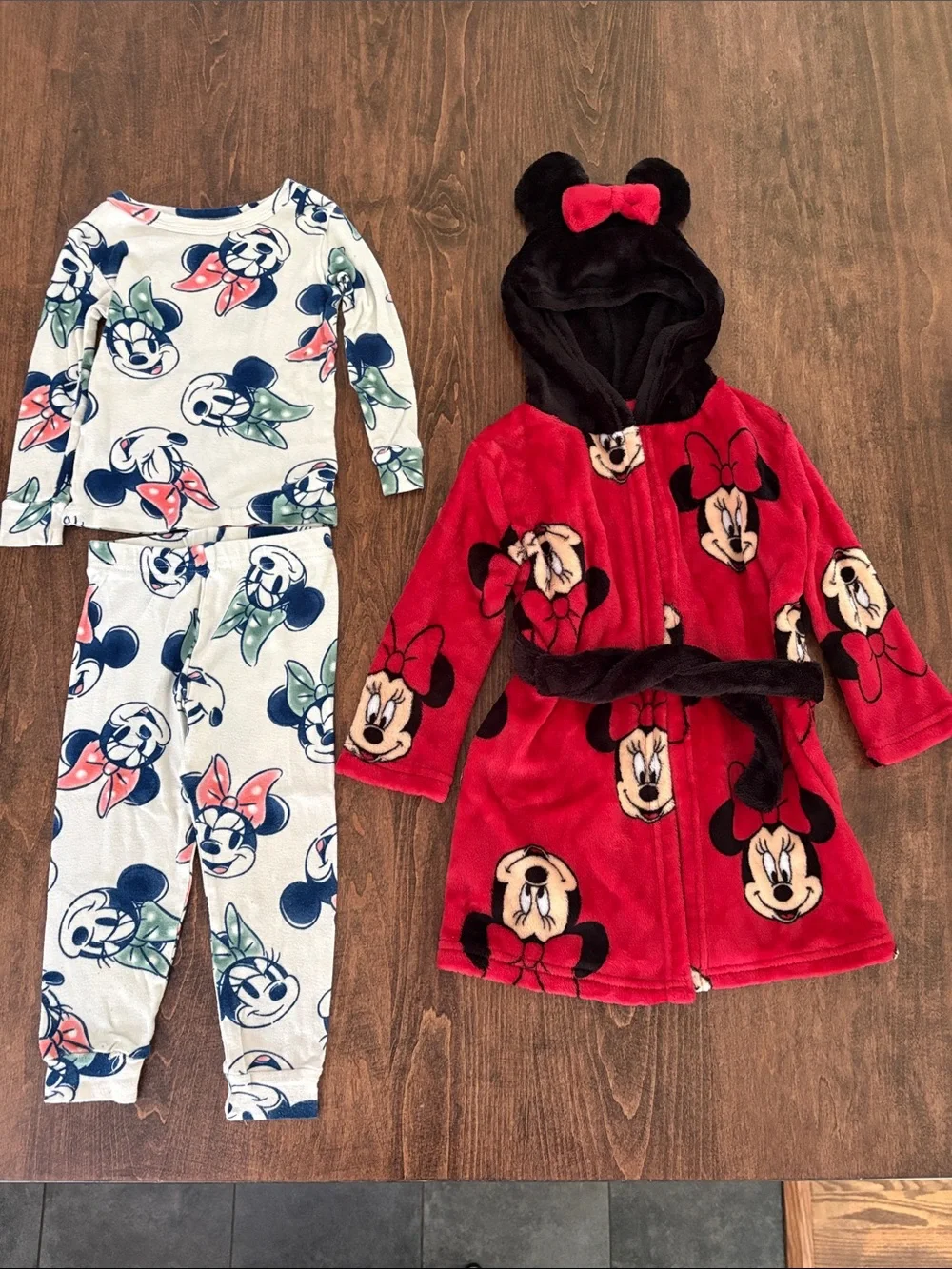 Disney Red Minnie Mouse Hooded Robe with White Minnie Print Pajama Set
